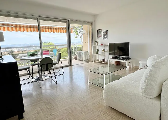 Quiet Flat With View And Swimming Pool *