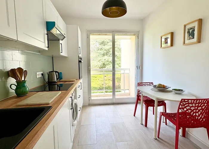 Quiet Flat With View And Swimming Pool 公寓