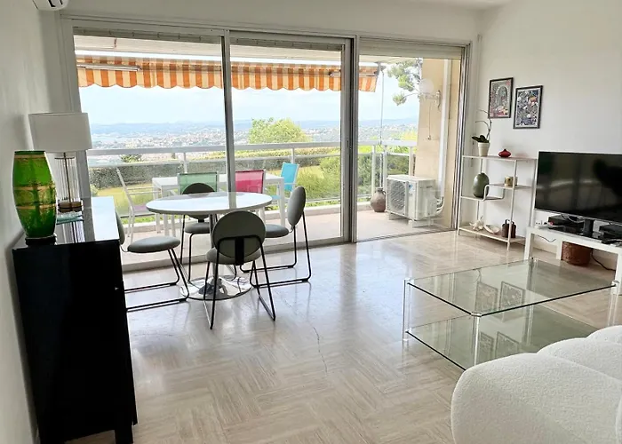Quiet Flat With View And Swimming Pool 公寓 *